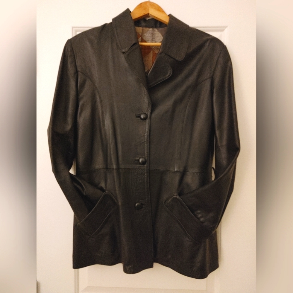 (Made in Italy) Women's Black Leather Jacket.~ Size 46